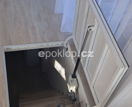 Otevřený poklop pro vinylovou podlahu