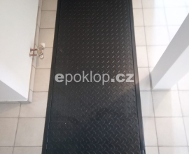 Poklop s panty do roviny