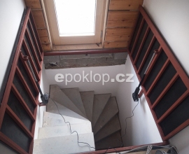 Otevřený dvoukřídlý poklop
